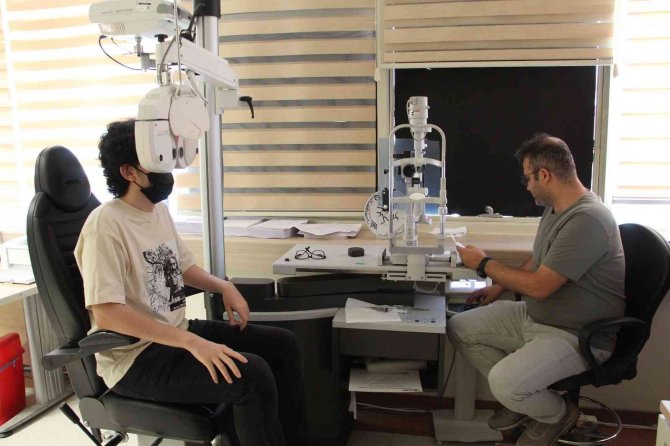 Uzman Doktor Uyardı: Sıcak Havalar Artış Gösterdi, Sahte Gözlüklere Dikkat