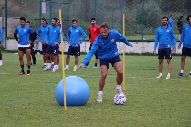Pendikspor’un Tecrübeli Kaptanı Erdem Özgenç, Yeni Şampiyonluklar İçin Çalışıyor