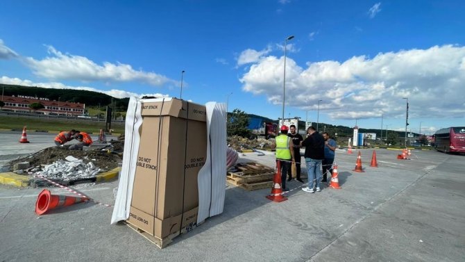 Tesla’nın İlk Şarj Noktası Highway’de Kuruluyor