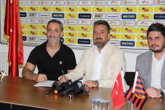 Es-es’in Yeni Hocası Cüneyt Biçer İmzayı Attı
