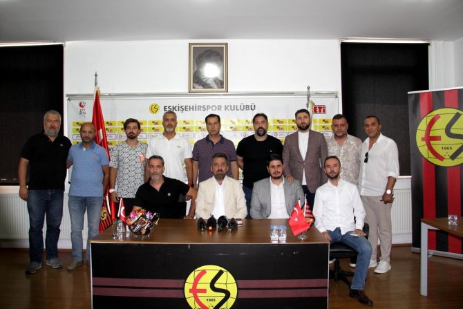 Es-es’in Yeni Hocası Cüneyt Biçer İmzayı Attı