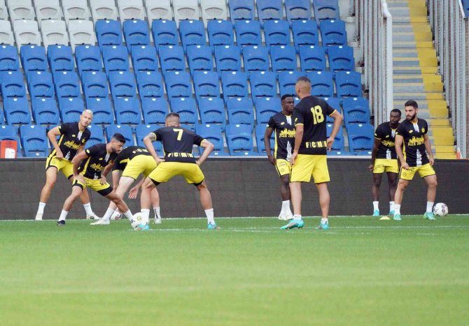 Maccabi Netanya, Başakşehir Maçının Son Antrenmanını Yaptı