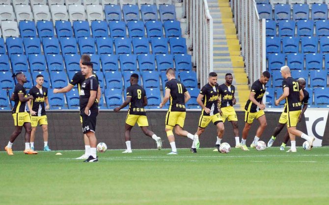 Maccabi Netanya, Başakşehir Maçının Son Antrenmanını Yaptı