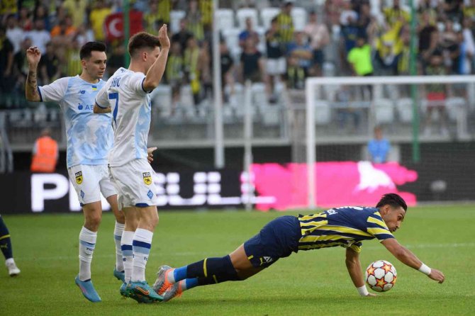 Uefa Şampiyonlar Ligi: Dinamo Kiev: 0 - Fenerbahçe: 0 (İ̇lk Yarı)