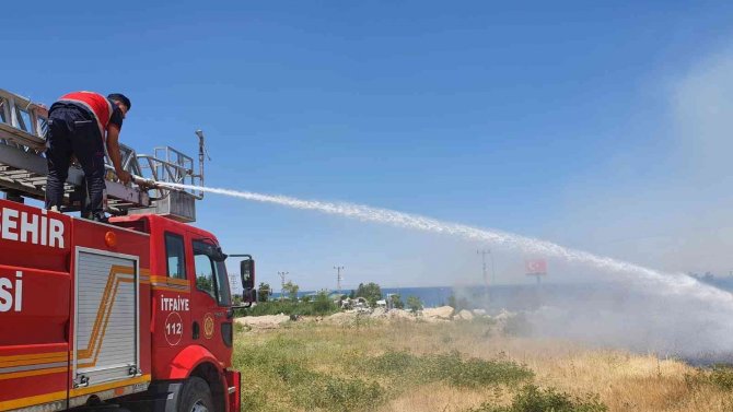 Edremit’te Bahçe Yangını