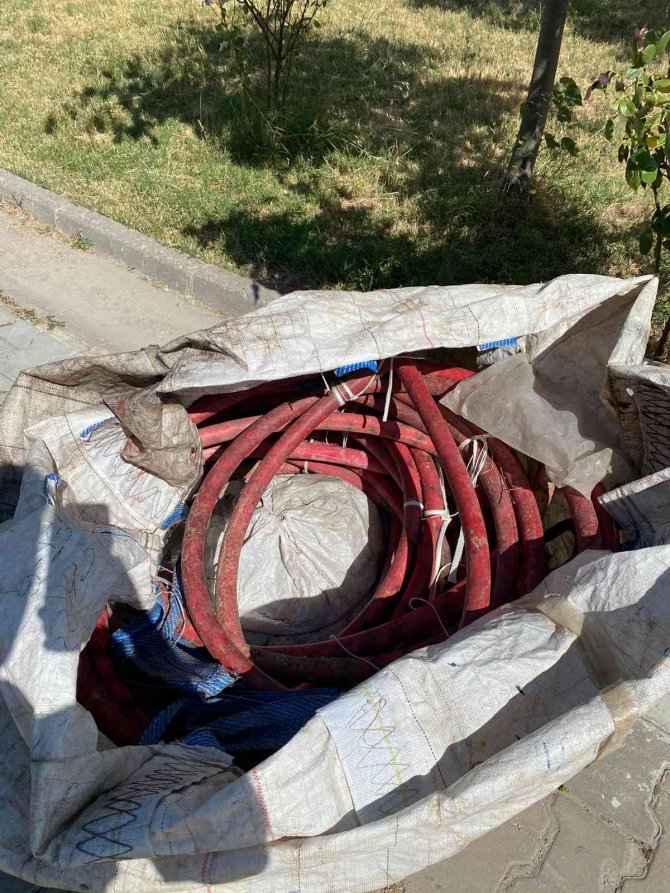 Fabrikadan 70 Bin Liralık Bakır Kablo Çalarken Suçüstü Yakalandı