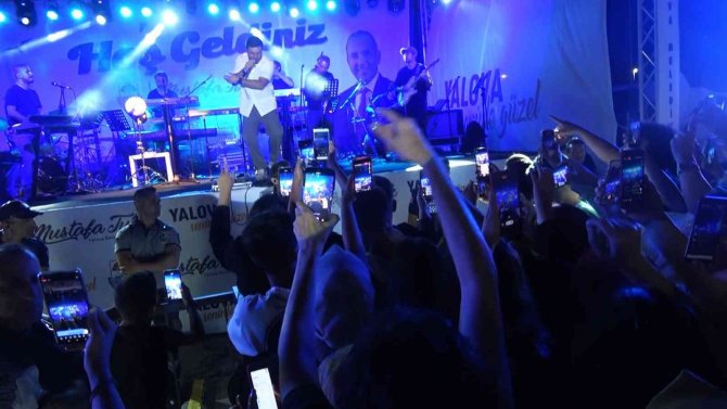 Yalova’nın İşgalden Kurtuluşu Mustafa Ceceli İle Kutladı