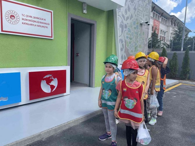 Zeytinburnu’nda İlkokul Öğrencilerine “Sıfır Atık Eğitimi” Verildi