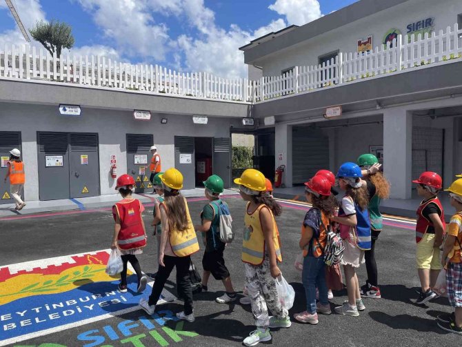 Zeytinburnu’nda İlkokul Öğrencilerine “Sıfır Atık Eğitimi” Verildi