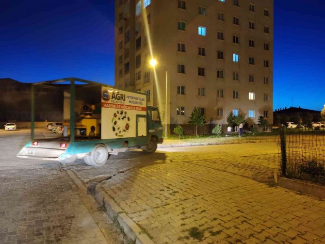 Ağrı Belediyesi İlaçlama Çalışmalarını Sürdürüyor