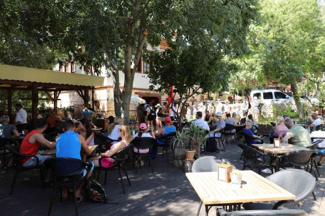 Alanya Mutfak Kültür Evi Yerli Ve Yabancı Misafirlerin Akınına Uğruyor