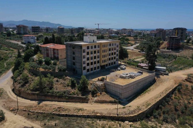 Alanya’da Etüt Merkezi Ve Yeni Okul İnşaatı Devam Ediyor