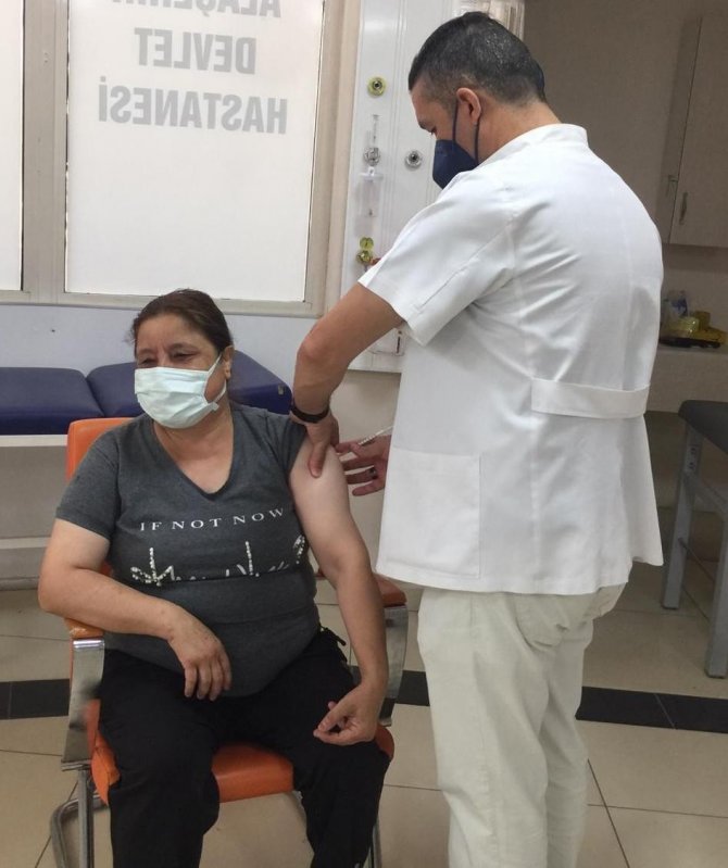 Alaşehir’de Her Yerde Aşı Yapılıyor