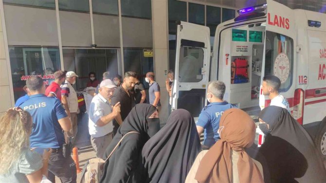 Kalp Krizi Geçiren Hastayı Almaya Giden 112 Ekibine Hasta Yakını Saldırdı
