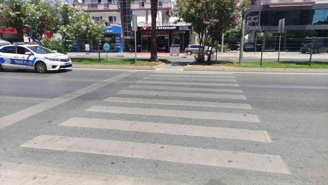 Yaya Geçidinden Geçen Kadın Ticari Taksinin Çarpması Sonucu Hayatını Kaybetti