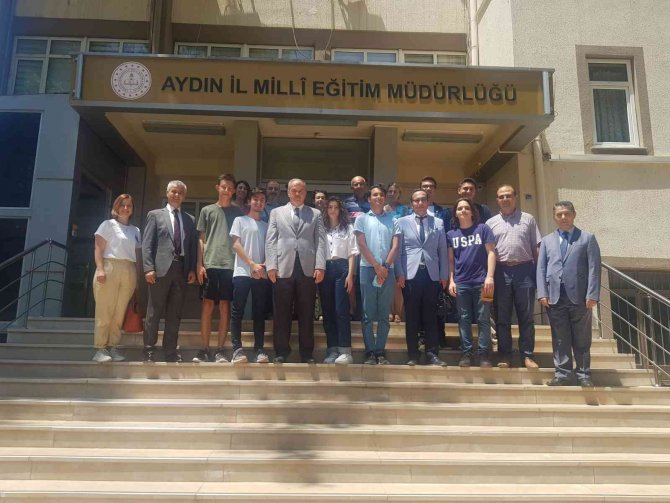 Aydın Valisi Aksoy, Yks 2022 Türkiye Şampiyonlarını Ağırladı