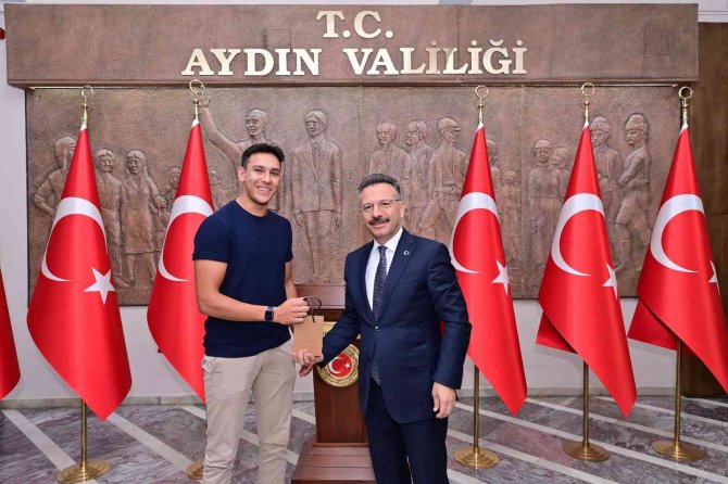 Aydın Valisi Aksoy, Yks 2022 Türkiye Şampiyonlarını Ağırladı