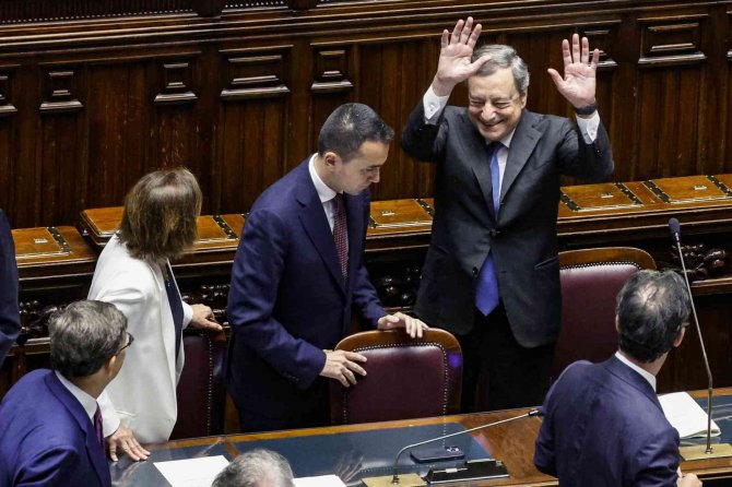İ̇talya Başbakanı Draghi İstifasını Sundu