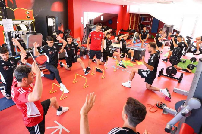 Beşiktaş Salonda Çalıştı