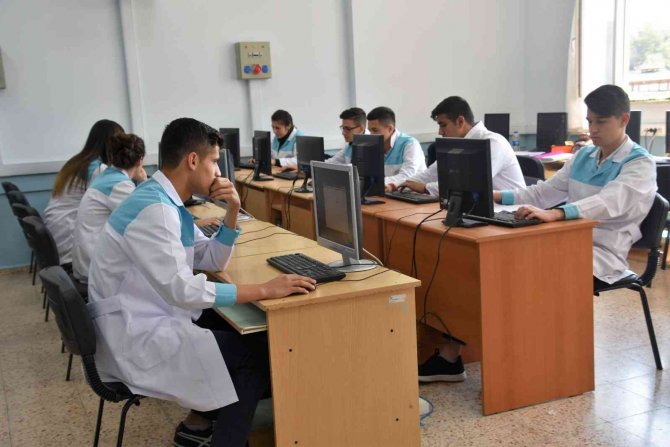 Dostek Koleji’nde Talep Patlaması