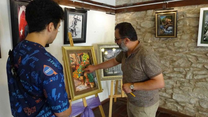 Arkadaşlarını Örnek Alarak Başladığı Rölyef Sanatında İkinci Sergisini Açtı