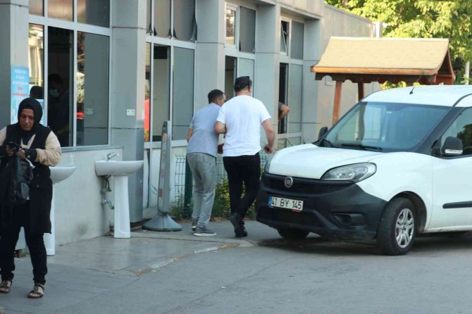 Ablasının Gözü Önünde Eniştesi Tarafından Vuruldu