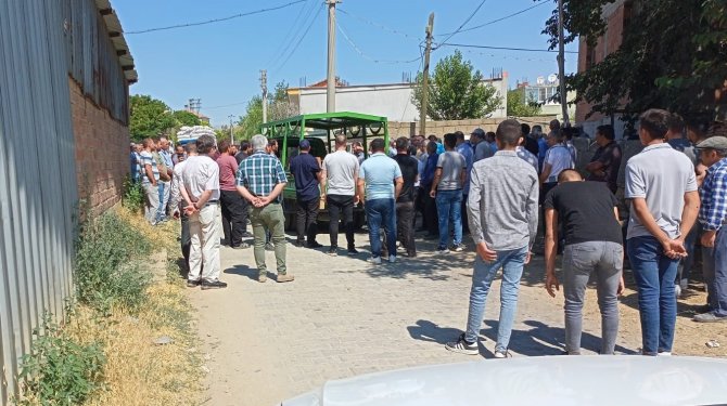 Kanalda Cansız Bedeni Bulunan Hakkı Son Yolculuğuna Uğurlandı