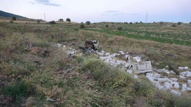 Kayseri’de Şarampole Uçan Kamyon Kağıt Gibi Ezildi: 3 Ölü