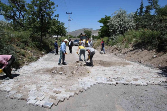 Beğendik Mahallesi’ne 8 Bin Metrekare Kilitli Parke Çalışması