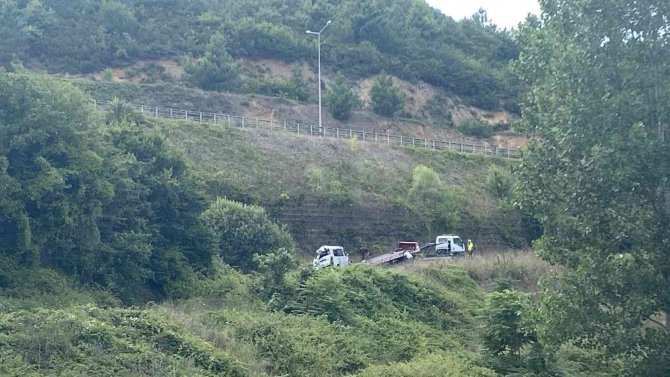 İ̇stanbul’da Feci Kaza: Panelvan Araç Uçurumdan Aşağıya Uçtu