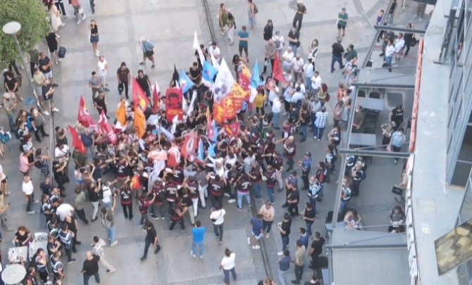 İ̇zmir’deki Suruç Anmasında Olay Çıktı: 4 Polis Yaralı