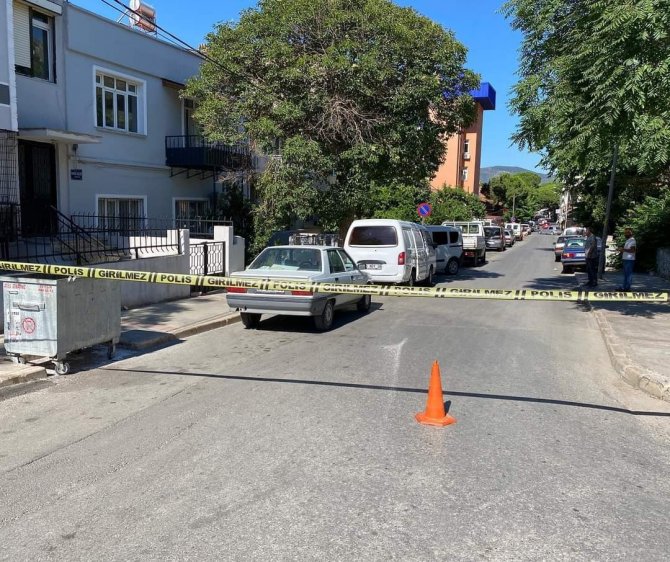 İ̇zmir’de Ayrı Yaşadığı Eşi Tarafından Vurulan Kadın Yaşam Savaşını Kaybetti