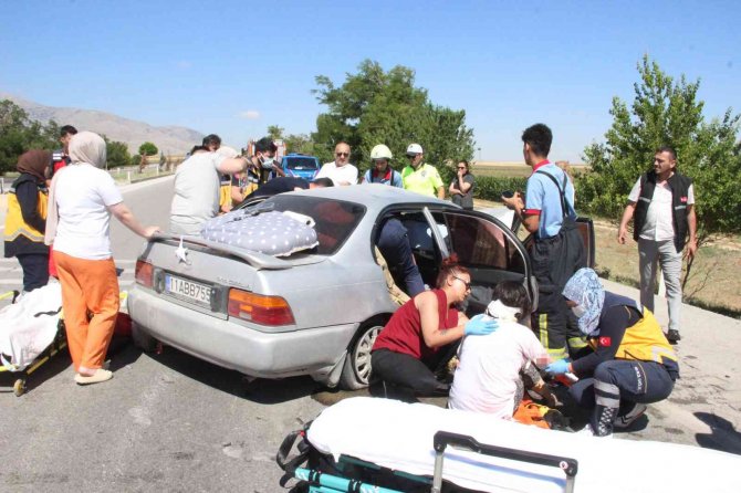 Karaman-konya Karayolunda Can Pazarı: 1’i Bebek 3 Ağır Yaralı