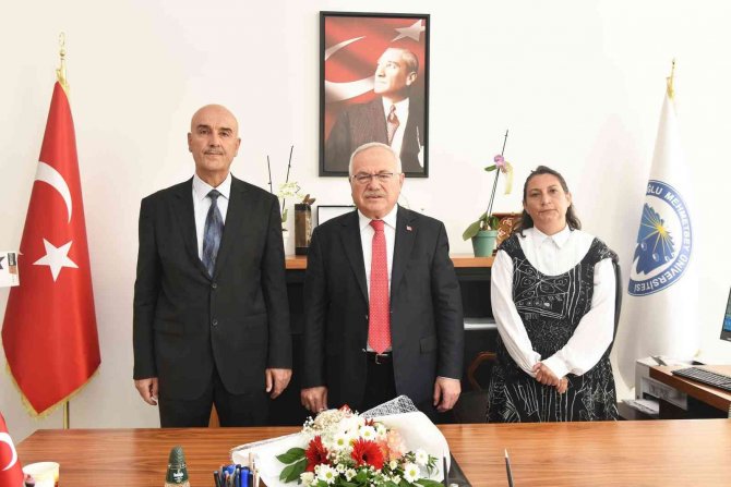 Kmü Eğitim Fakültesi’nde Görev Değişimi