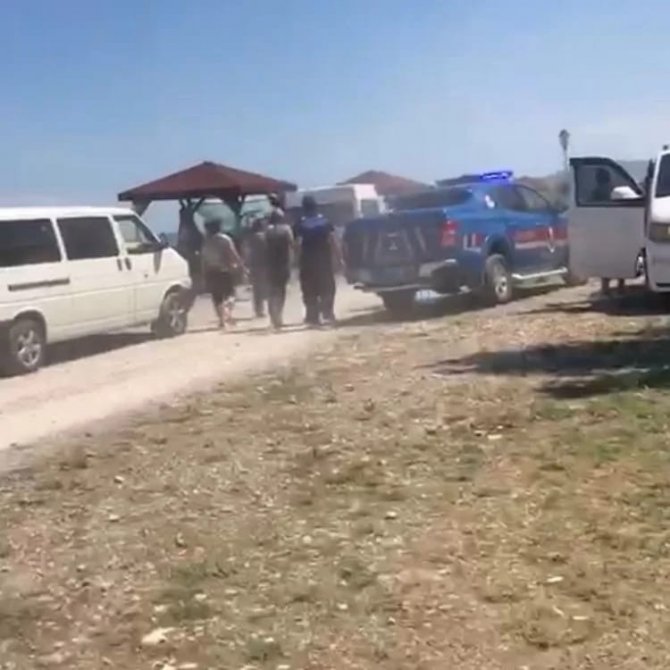 Zabıtalar İle Temizlik Yapan Belediye İşçisini Dövdüler