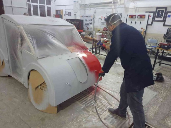 Bilecikli Lise Öğrencilerin Tasarladığı Elektrikli Araç Teknofest Finalinde