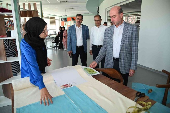 Beyhekim Gelişim Ve Teknoloji Akademisi’nde Yaz Kursları Devam Ediyor