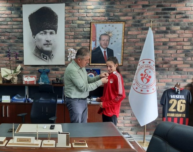İ̇l Müdürü Er, Avrupa Şampiyonası’nda Türkiye Rekorunu Kıran Milli Sporcuyu Ağırladı