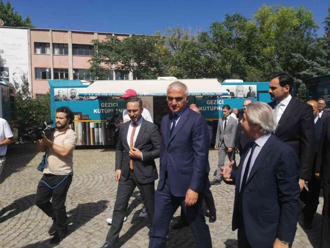 Kültür Ve Turizm Bakanlığı ’Gezici Kütüphane’ Sayısını 66’ya Çıkardı