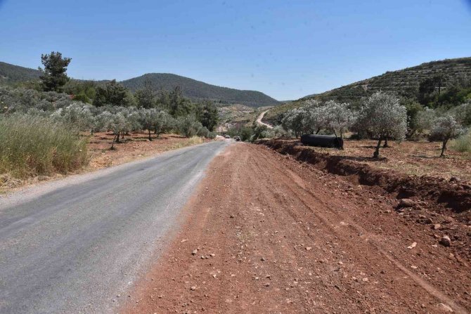 Büyükşehirden 30 Kilometrelik Güzergâhta Yoğun Çalışma
