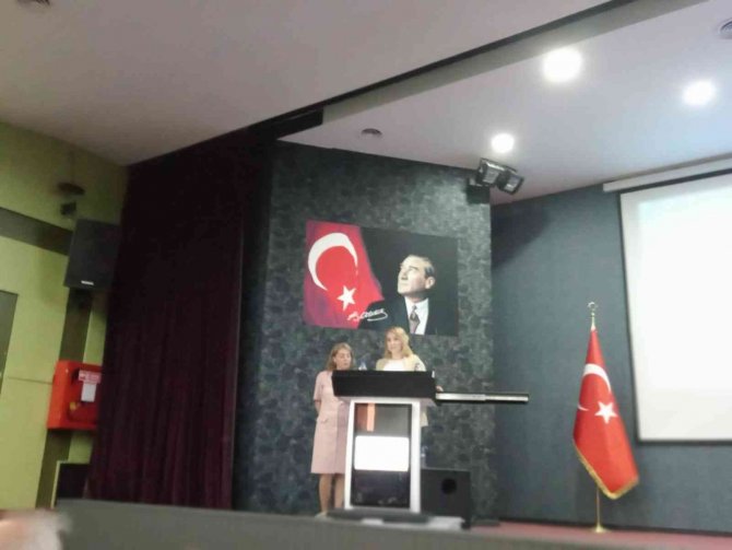 Aile Okulu Projesi İle Anne Ve Babalar Okul Sıralarına Oturuyor