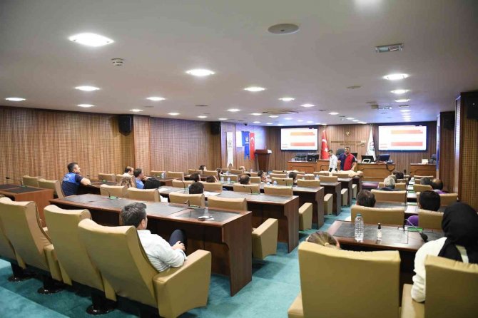 Belediye Personellerine İlk Yardım Eğitimi Verildi