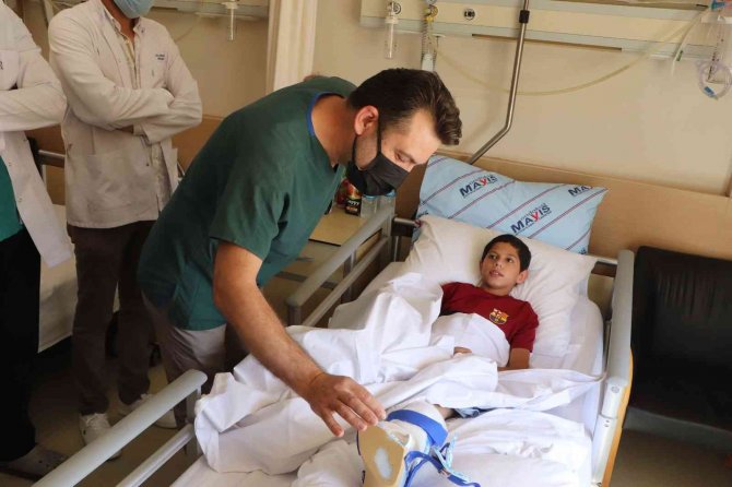 10 Yaşındaki Çocuğun Orak Makinesinde Kopan Ayağı Yerini Dikildi