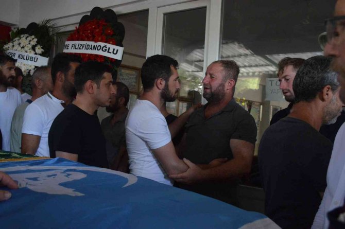 Kazada Hayatını Kaybeden Ülkü Ocakları İ̇lçe Başkanı Son Yolculuğuna Uğurlandı
