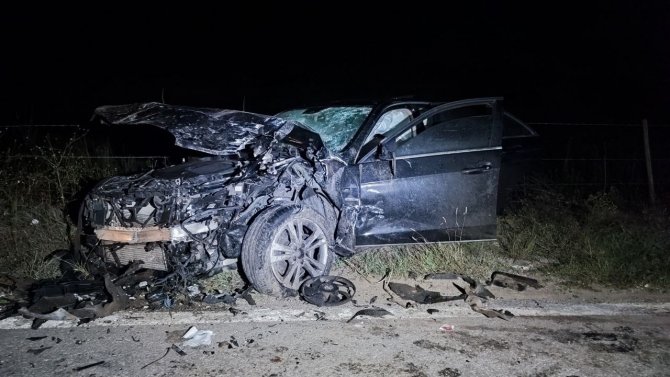 Sakarya’da İki Otomobil Ve Traktör Kazaya Karıştı: 1 Ölü, 4 Yaralı