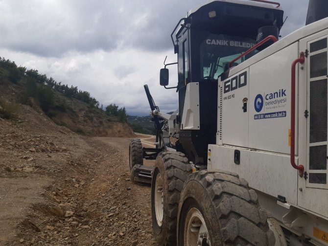 Sandıkçı: “İ̇lçemizin Ulaşım Ağını Güçlendiriyoruz”