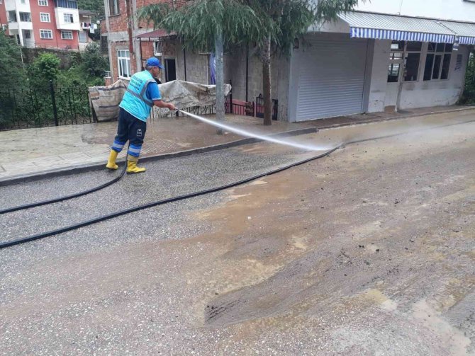 Fatsa’da Selin Getirdiği Hafriyat Birikintileri Temizleniyor