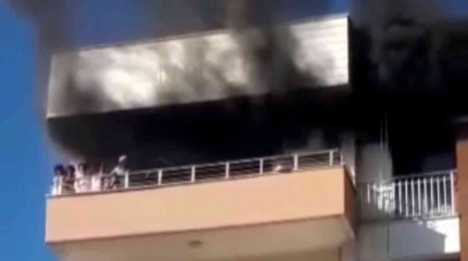 Cizre’de 5 Katlı Binada Çıkan Yangın Korkuttu