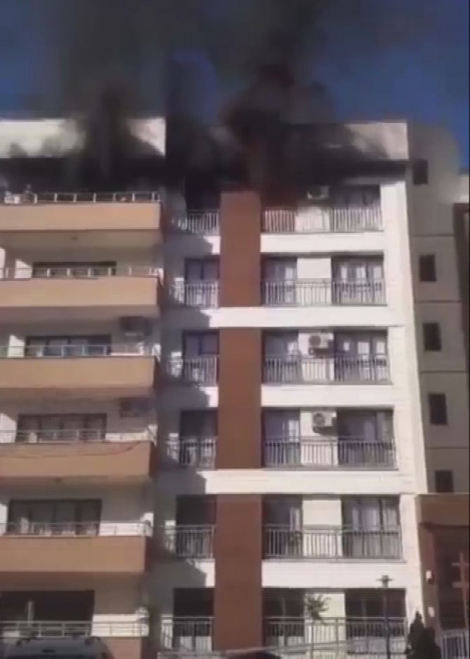 Cizre’de 5 Katlı Binada Çıkan Yangın Korkuttu