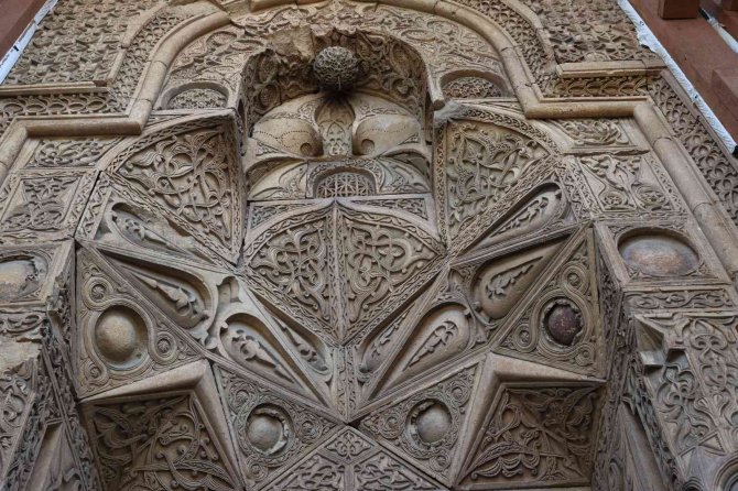 Unesco’nun Dünya Kültür Mirası Listesi’ndeki Cami Kısa Zamanda Ziyarete Açılacak